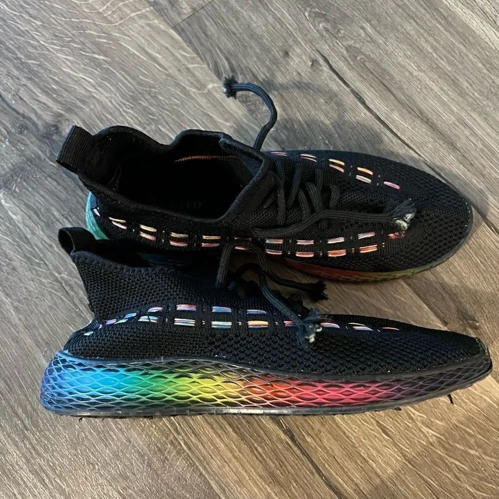 Wanted Women's Streak Sneakers Black Mesh Rainbow Gel Sole Size 7